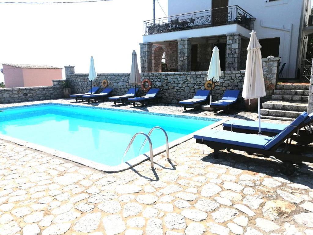 Malvazios Villas #2 Гитион Экстерьер фото